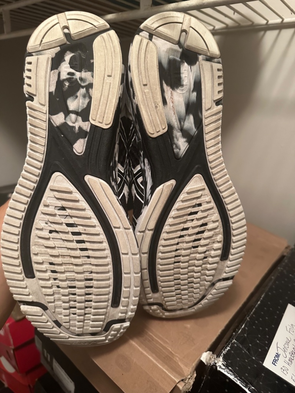 ASICS - Picture 3 of 3